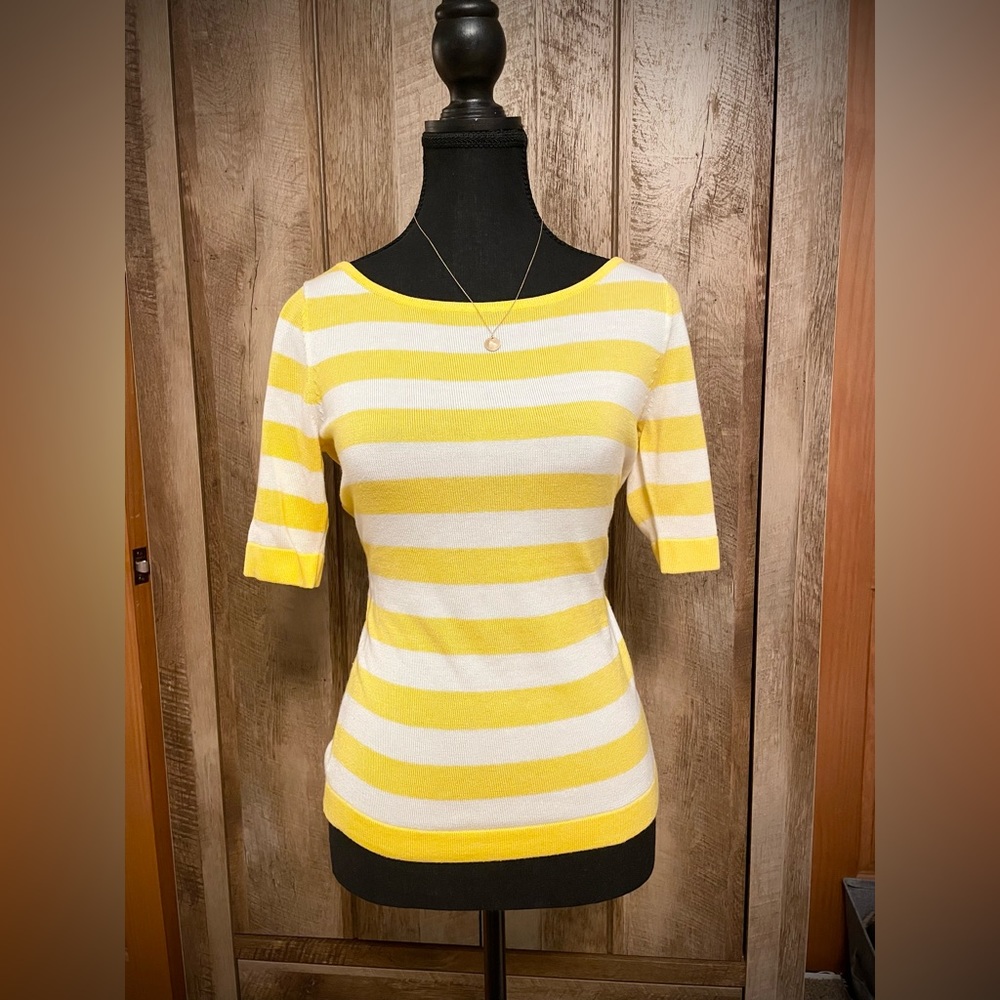 NY&Co striped shirt with cute buttons down the back. Size XS